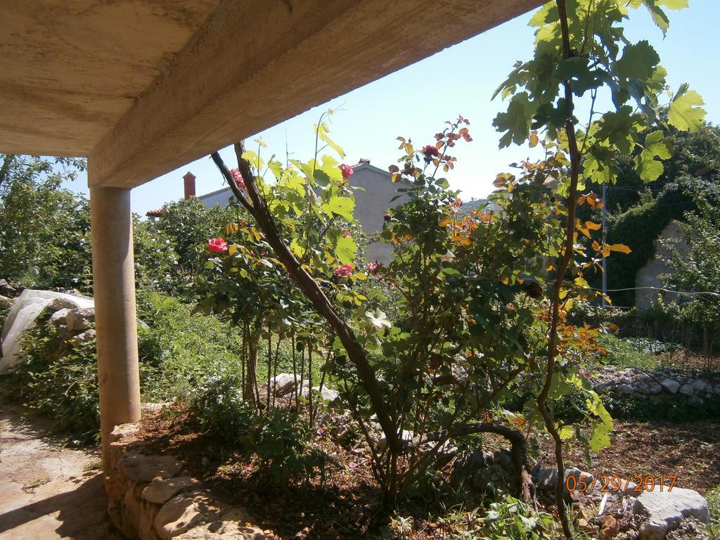 Holiday Home Loznati Cres Exterior photo